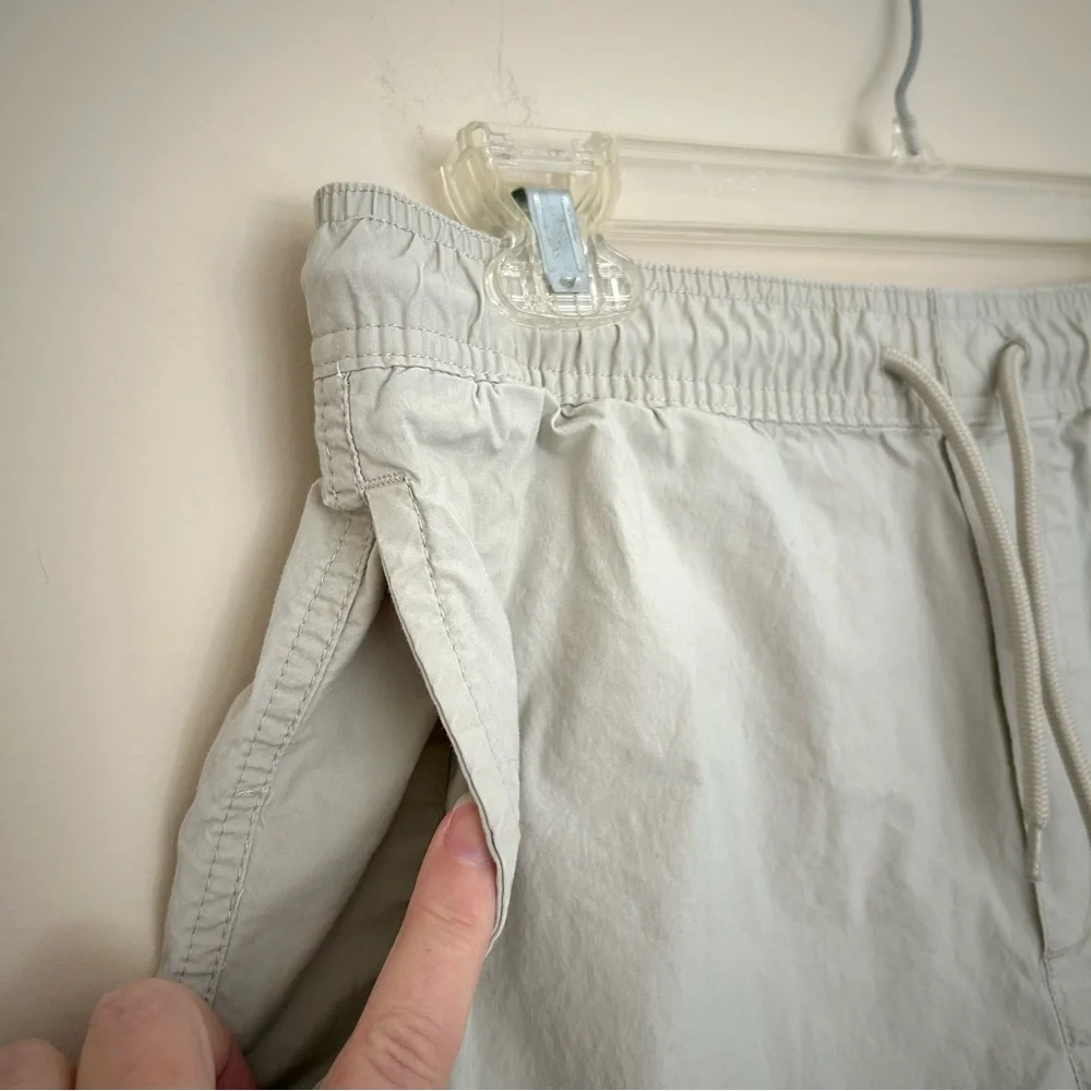 🔹H&M Men's Tan Khaki Cream Color Athletic Shorts